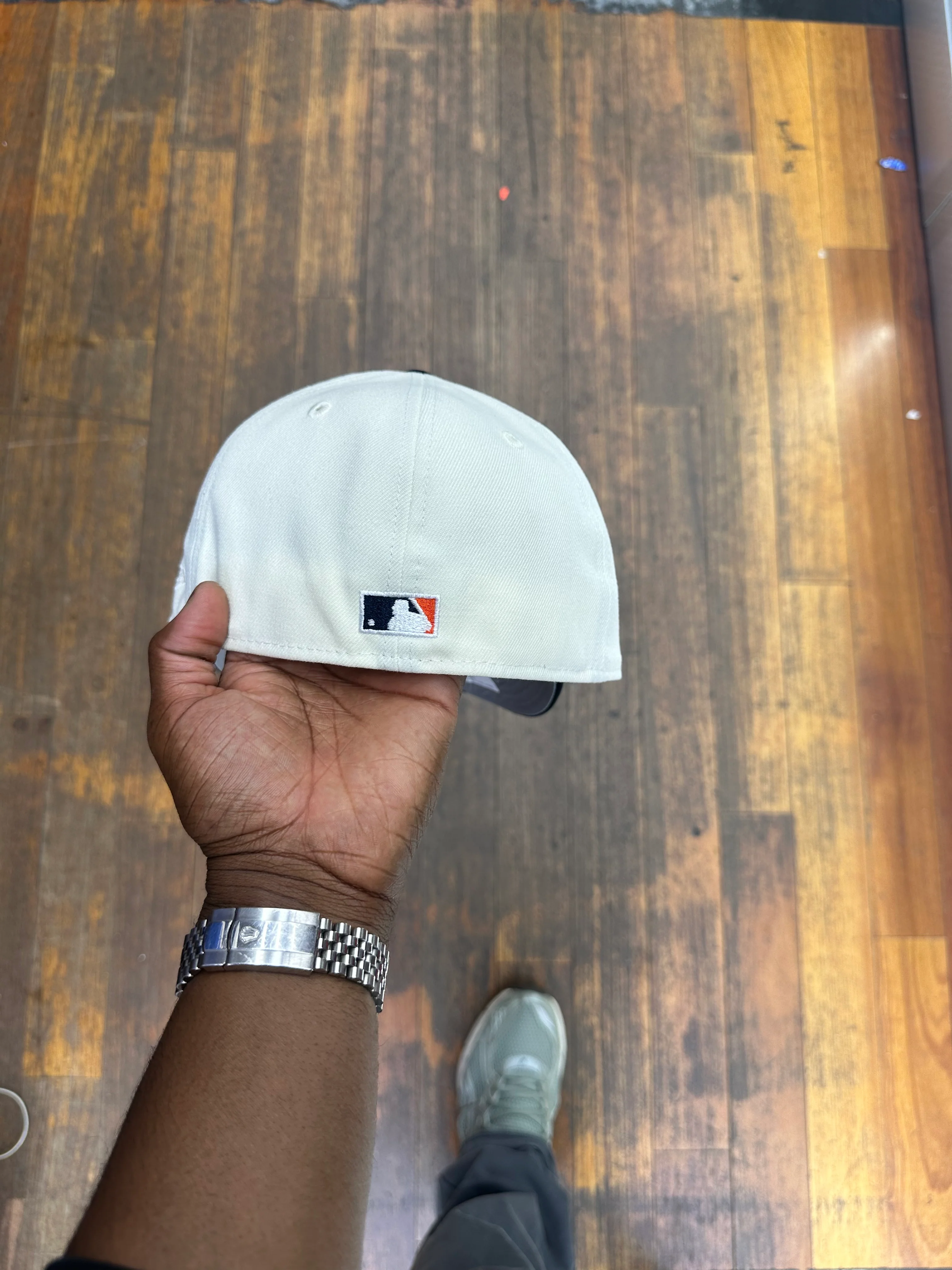 Detroit Tigers Chrome Creme and Navy Blue 1968 World Series - Image 4