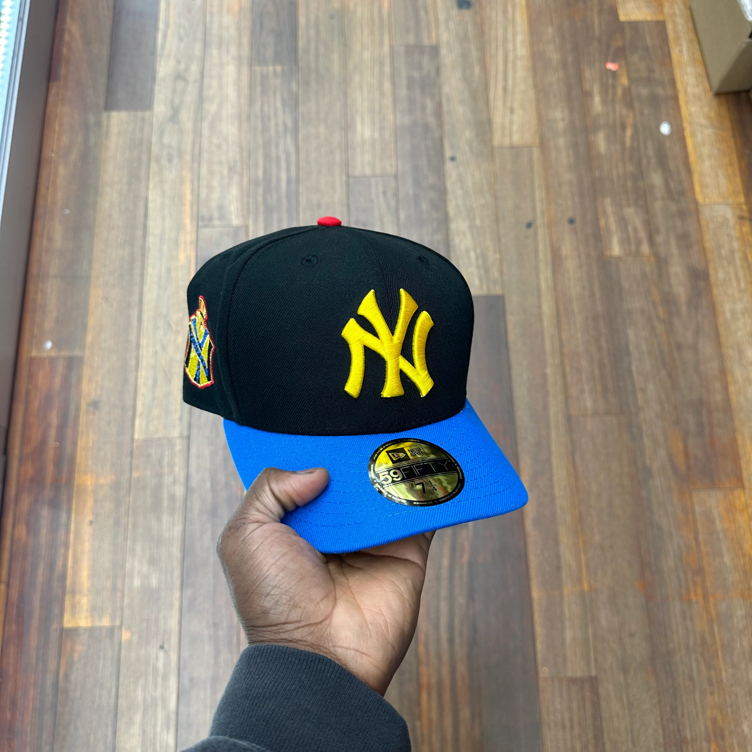 New York Yankees Black and Varsity Blue 1951 World Series - Image 3
