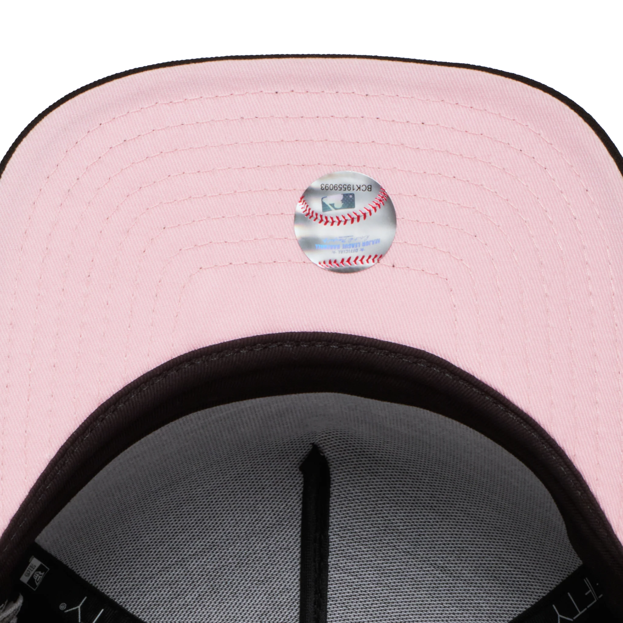 New York Yankees Black Pink Heart 950 AFrame 00 WS Patch  Snap Back - Image 6
