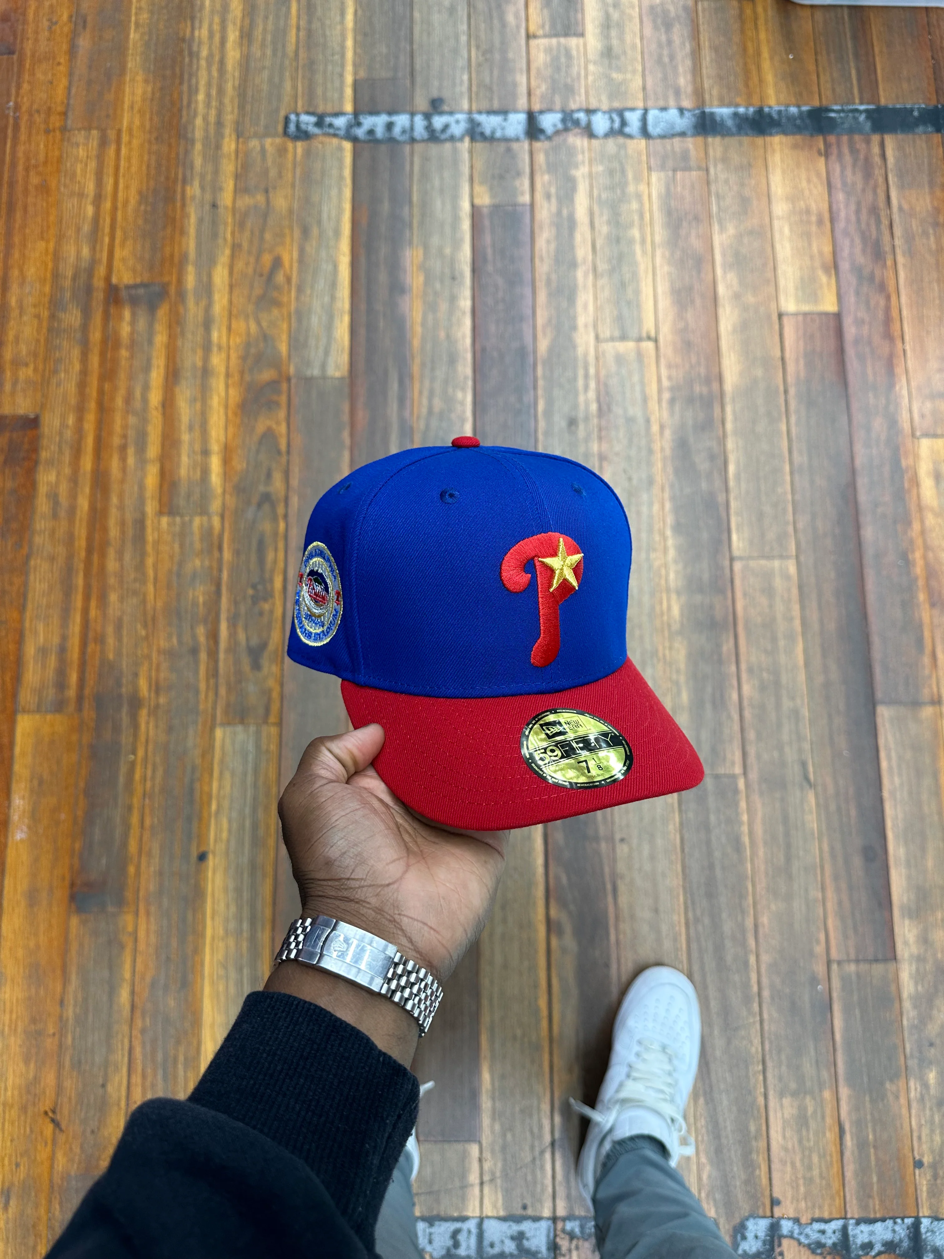 Philadelphia Phillies Royal Blue and Red Gold Star Vet Stadium - Image 2