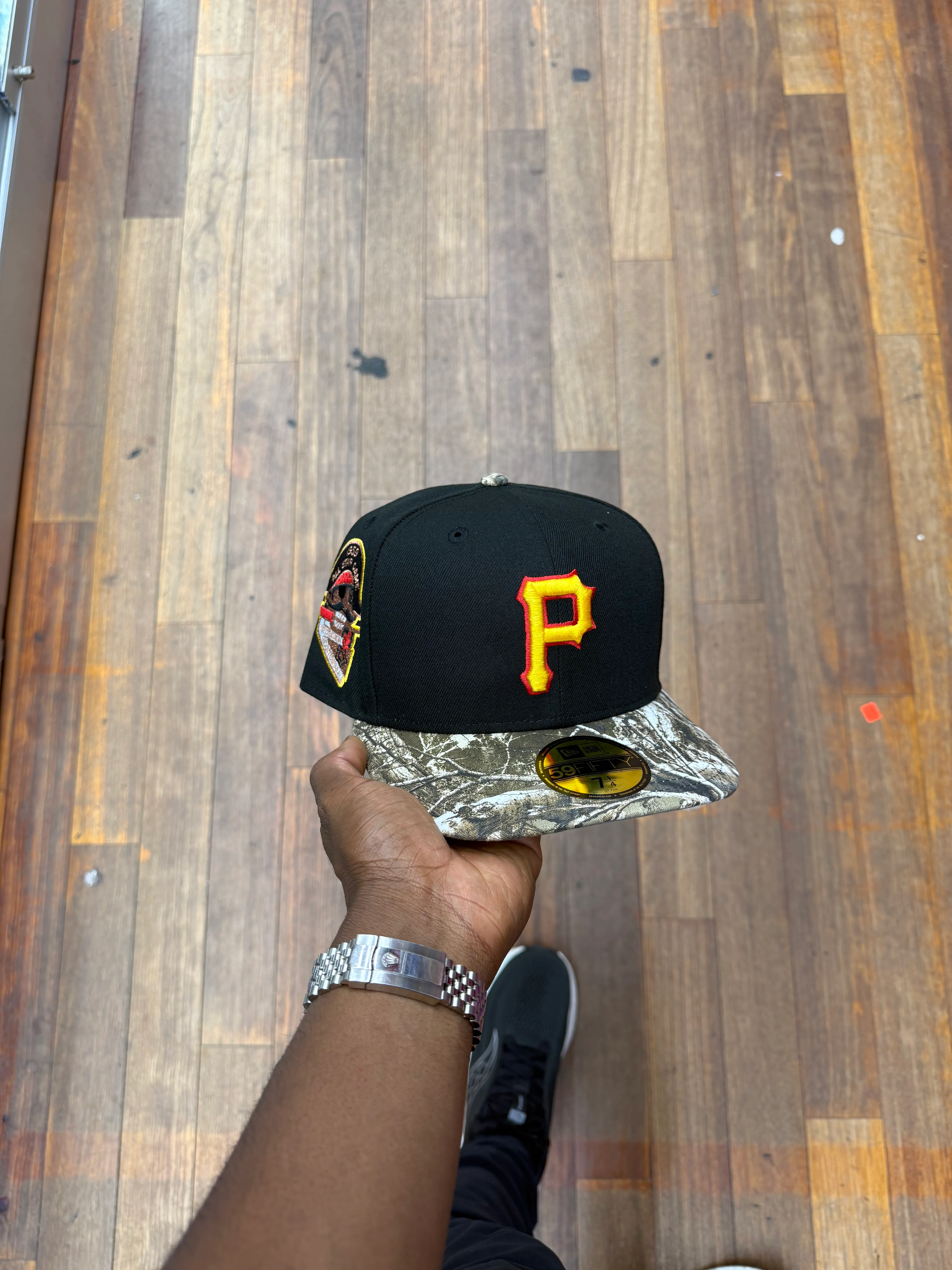 Pittsburgh Pirates Black and Real Tree 1959 World Series - Image 4
